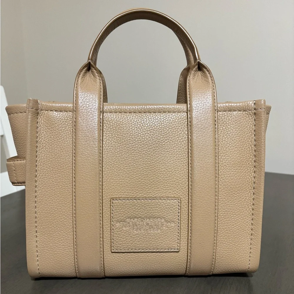 Marc Jacobs The Tote Bag- tan color and small size EUC - Picture 2 of 10